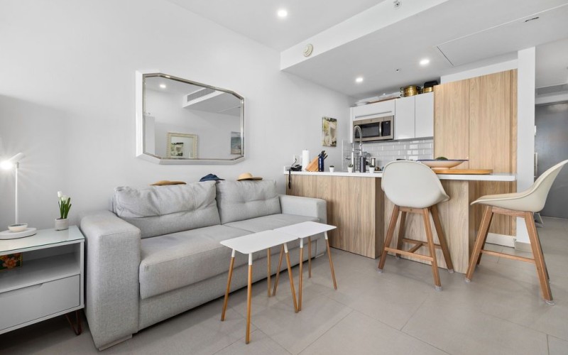 Azure Studio Unit 622-A